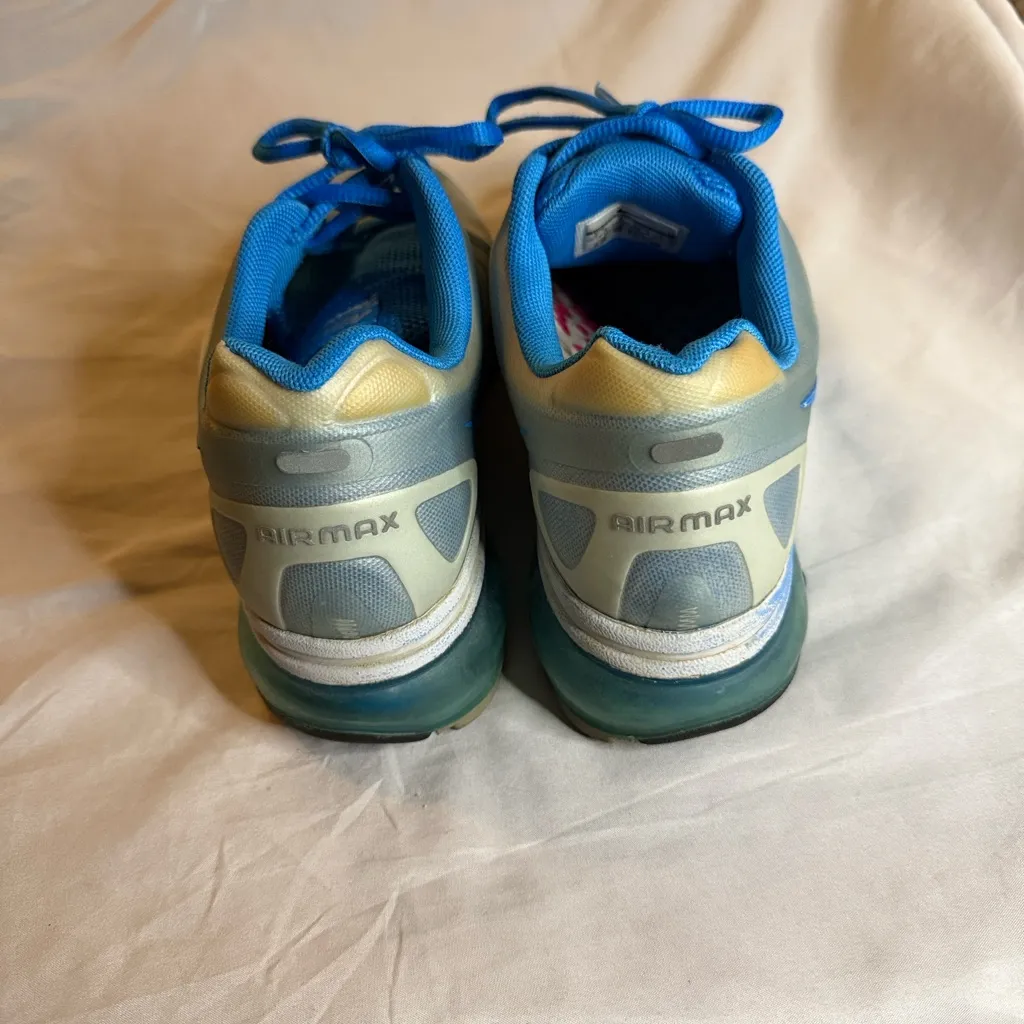 Nike  Blue and Gray Athletic Shoes - Image 2