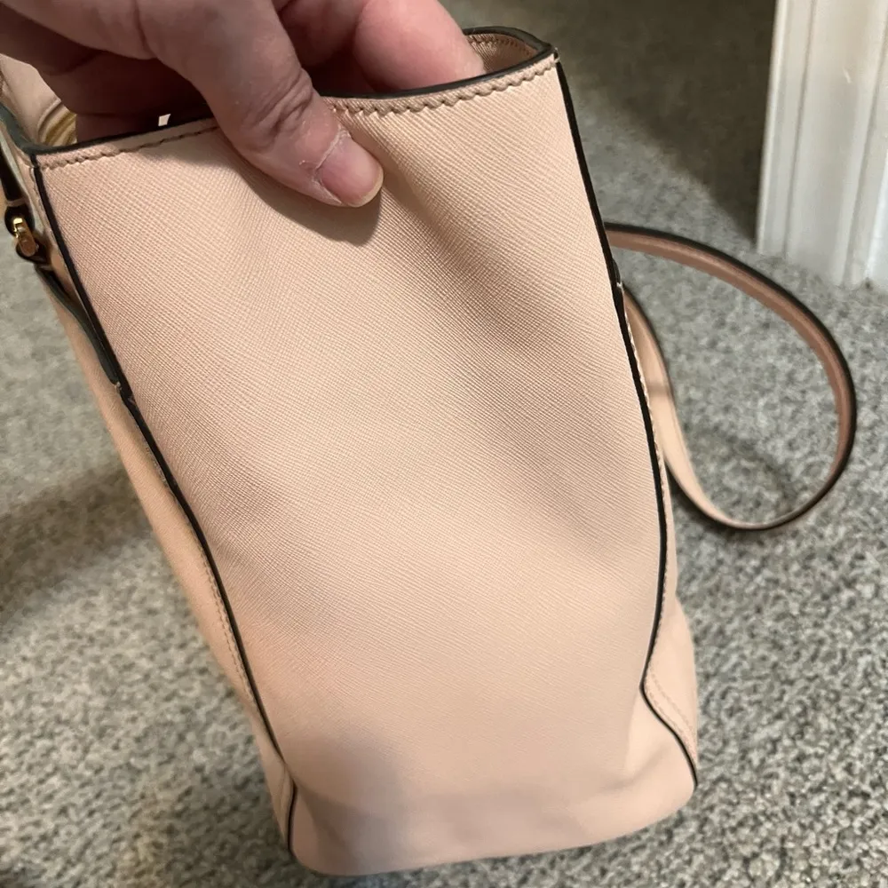 NWT Tory Burch Apricot Robinson Tote Bag with Structured Design - Image 7