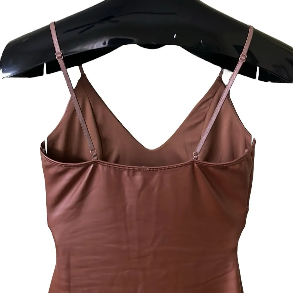 Glare faux leather bodycon dress with side slit - Image 6