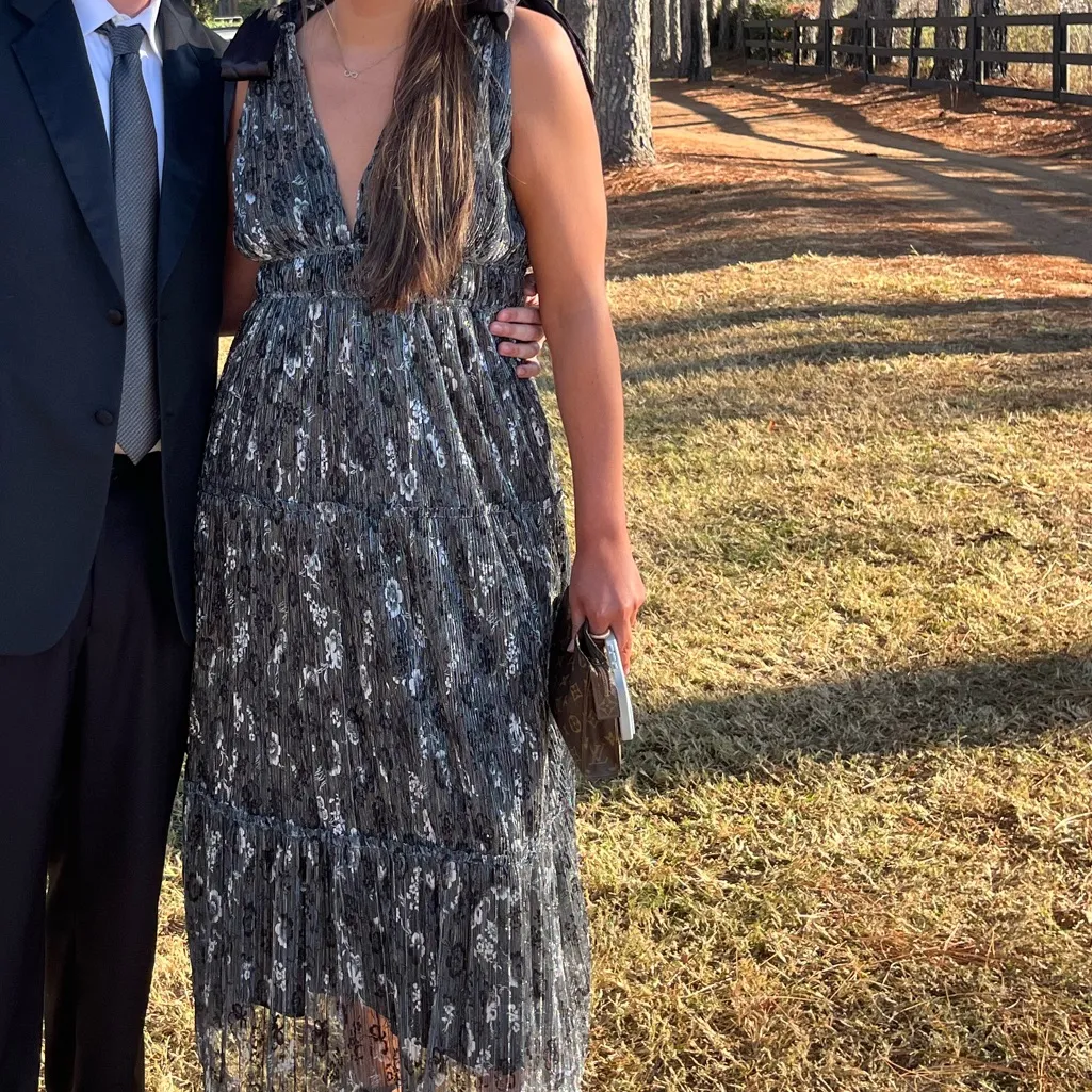 Storia Black and Silver Maxi Dress - Image 9