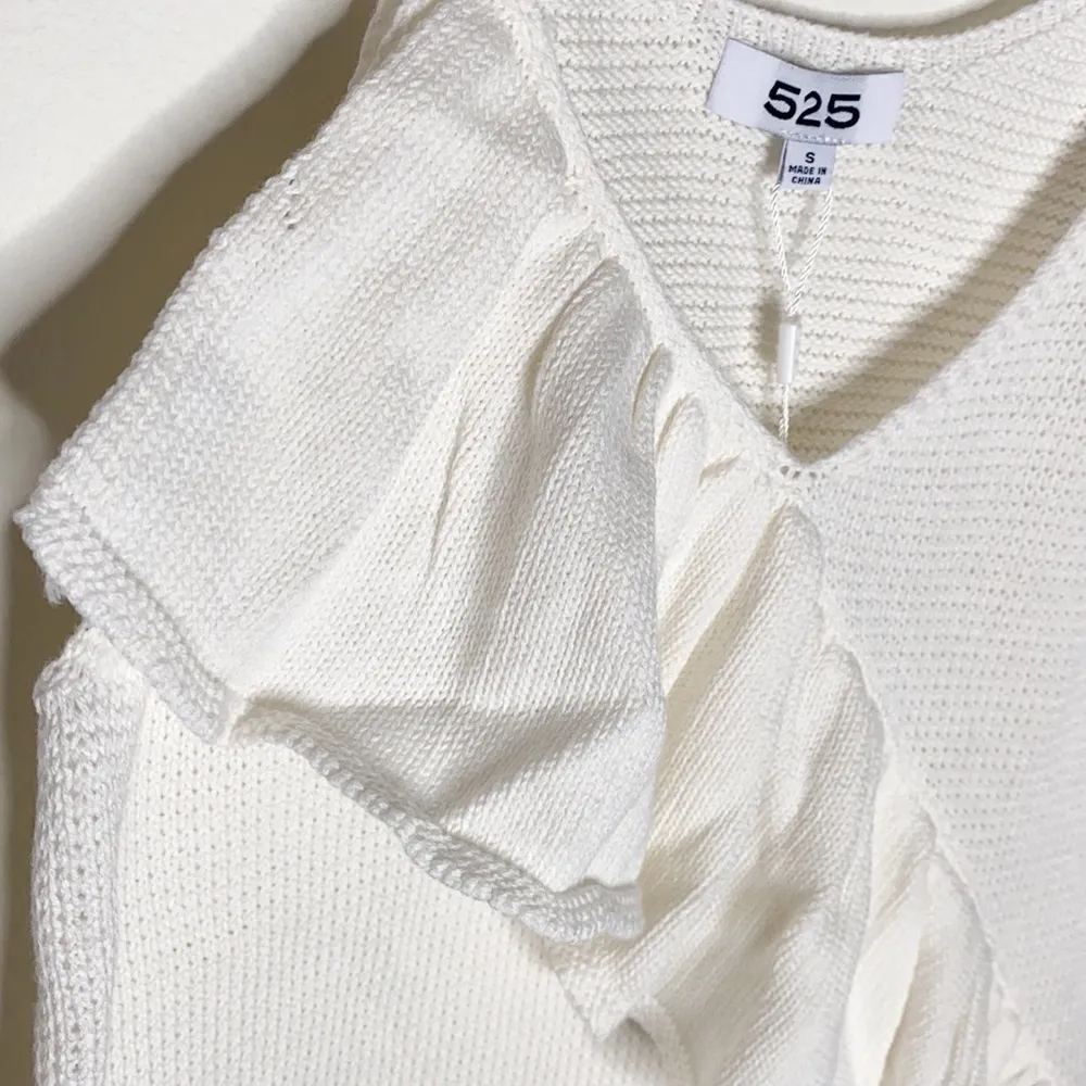 525 America cream ruffle front sweater tank sz S - Image 6