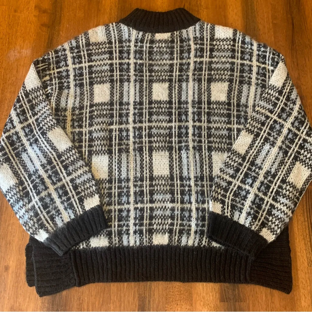 Nine West Sweater XL Black White Light Blue Plaid Knit Puff Sleeves Thick Warm - Image 7