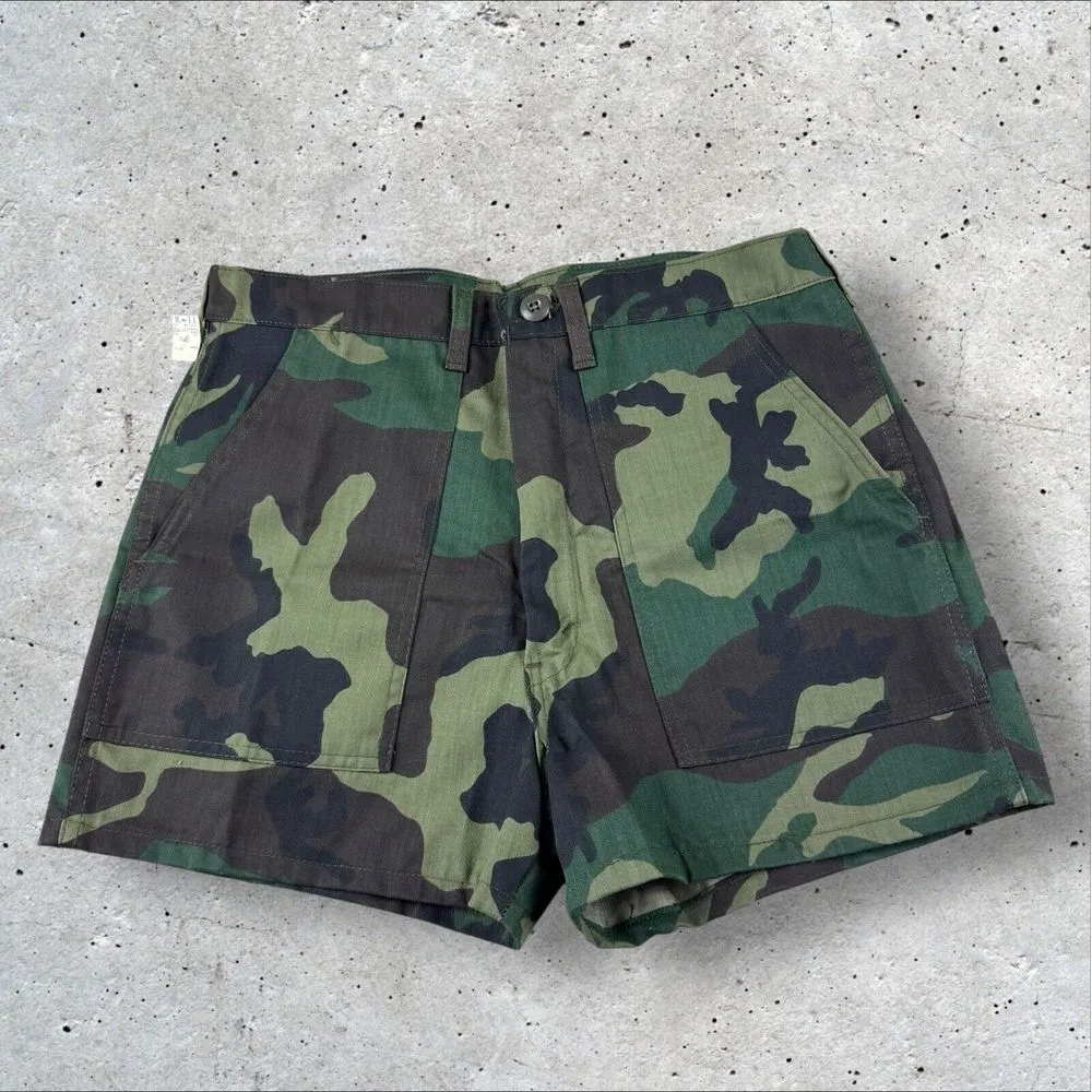 Vtg Dee Cee Women's 30" High Rise Woodland Camo Camouflage‎ Fatigue Shorts NOS Green - Image 3