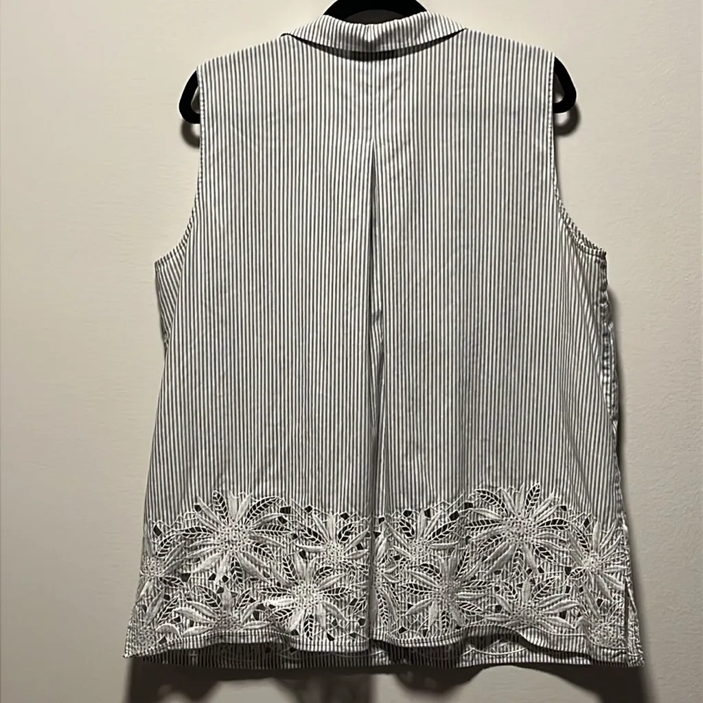 LAFAYETTE 148 Blue and White Stripe Sleeveless Blouse, Embroidered Hem, Size L Size L - Image 8