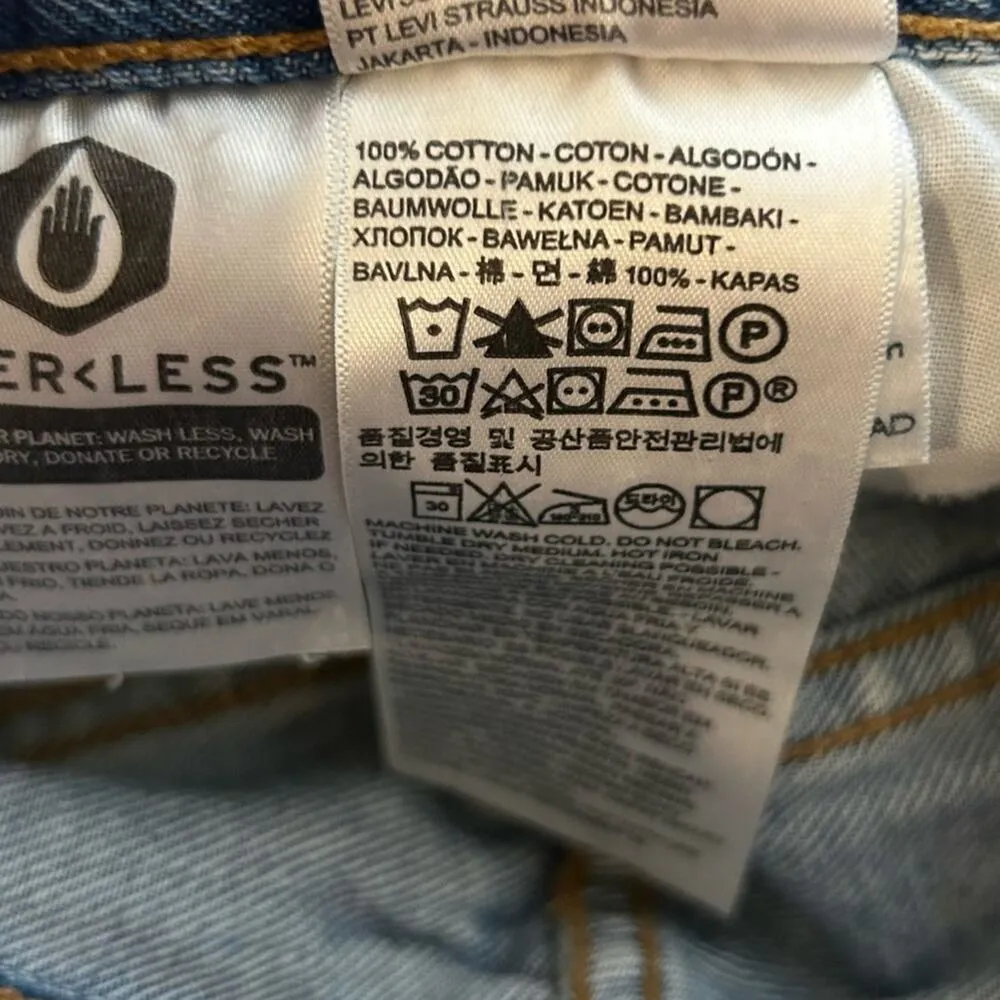 Levi’s 501 Light Wash Hidden Button Fly Raw Hem 100% Cotton Denim Jean Shorts 26 - Image 5