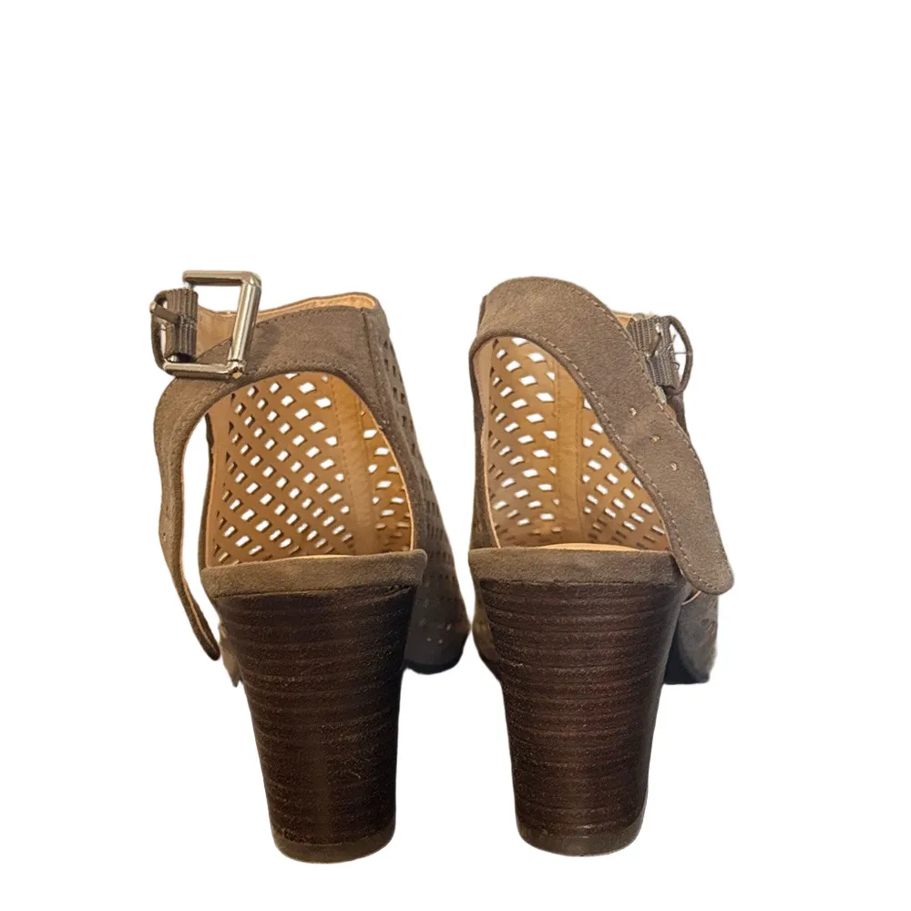 Unisa Taupe Fabric Size 9M Ungaila - Image 4