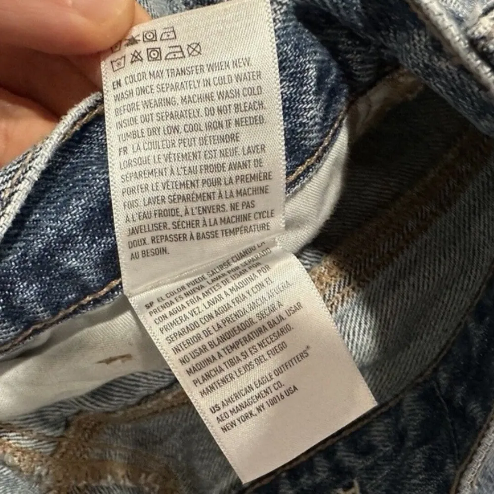 American Eagle Relaxed Mom Jean Size 2 Short - Image 7
