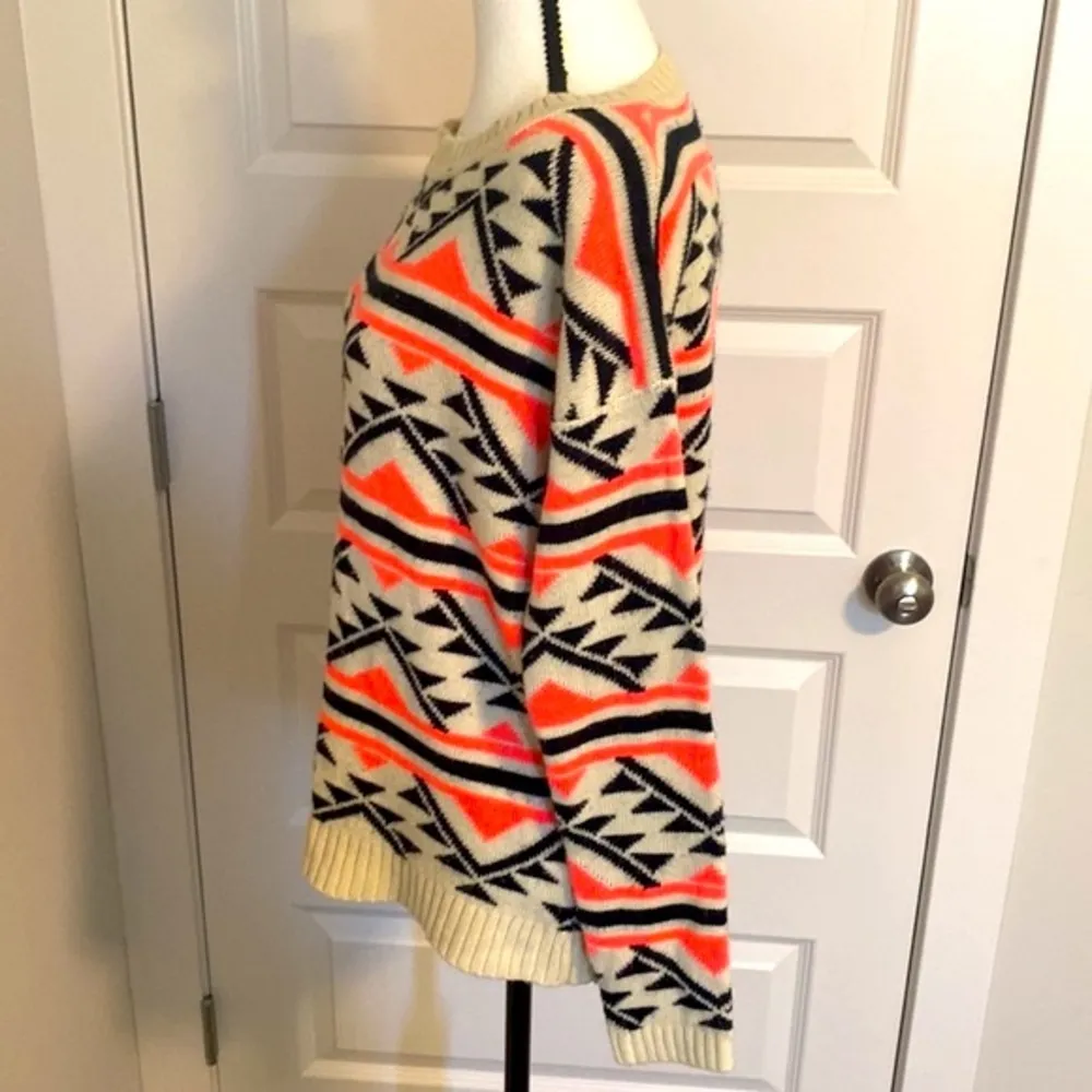 Forever 21|| Fluorescent peach/white/ black Aztec print sweater - Image 2