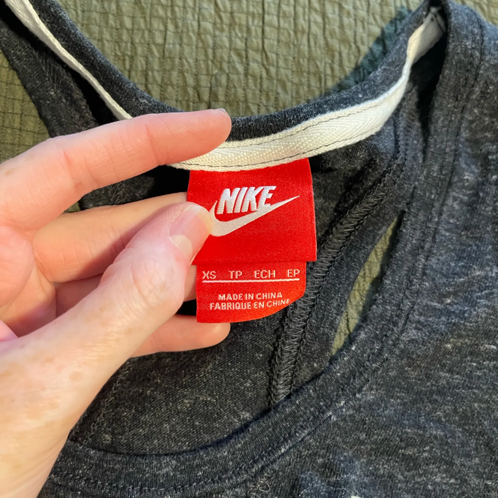 Nike Women’s Grey Tank Top - Image 2