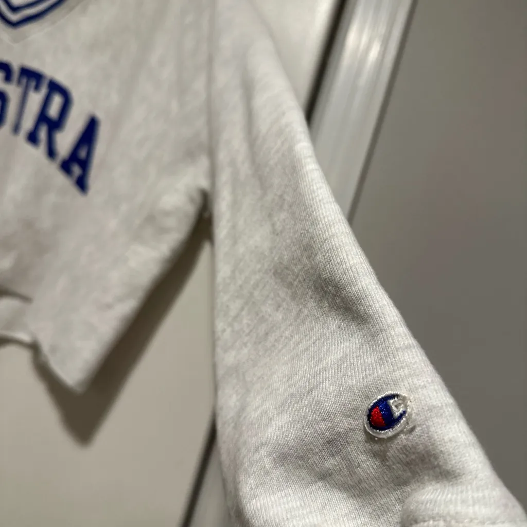 Champion Y2K reverse weave Hofstra University Cropped Vneck preppy Pullover - Image 7