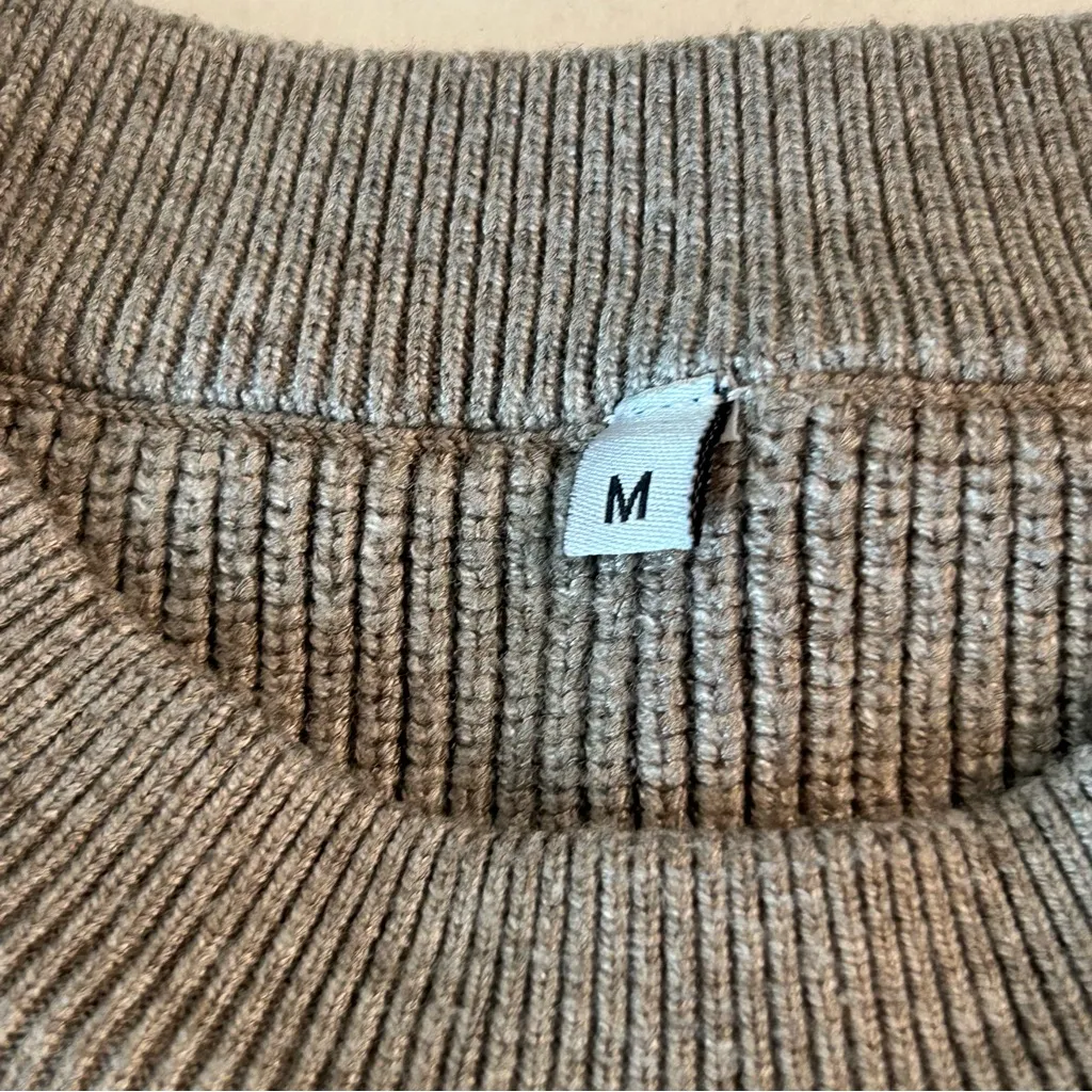 Women's light tan Crew Neck Sweater oversized size Medium - Image 4