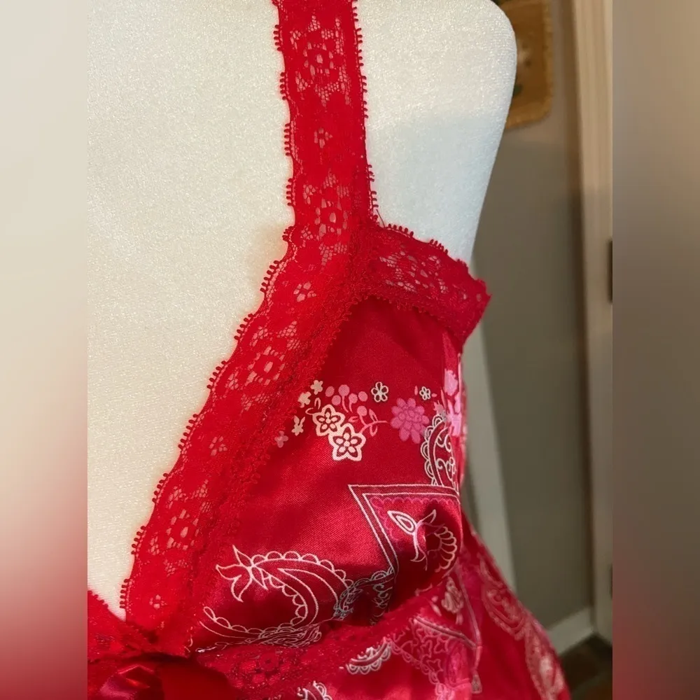 Enchanting red paisley lace trim gown slip dress. - Image 2
