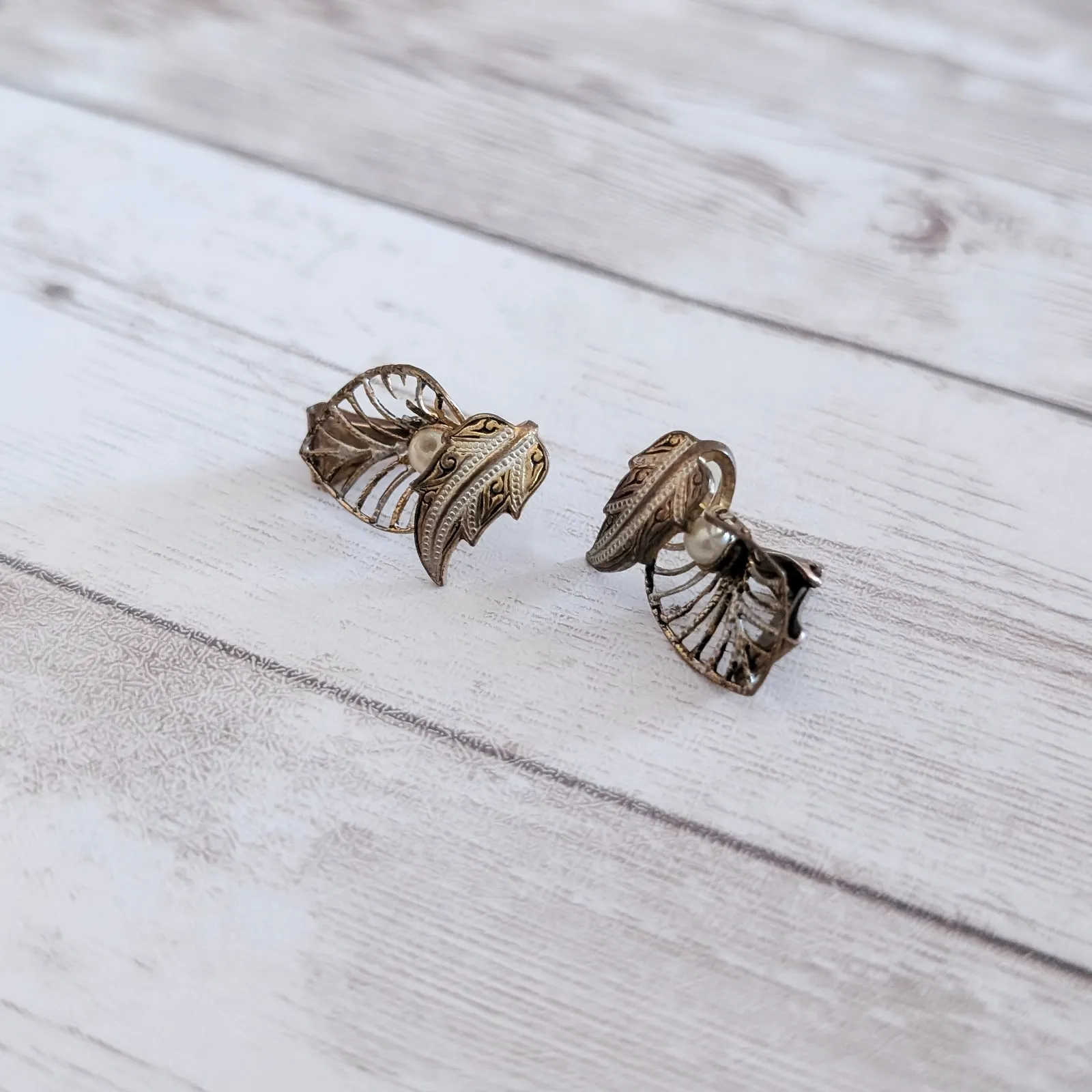 Vintage Clip On Earrings Two Tone & Faux Pearl Leaf - Image 5
