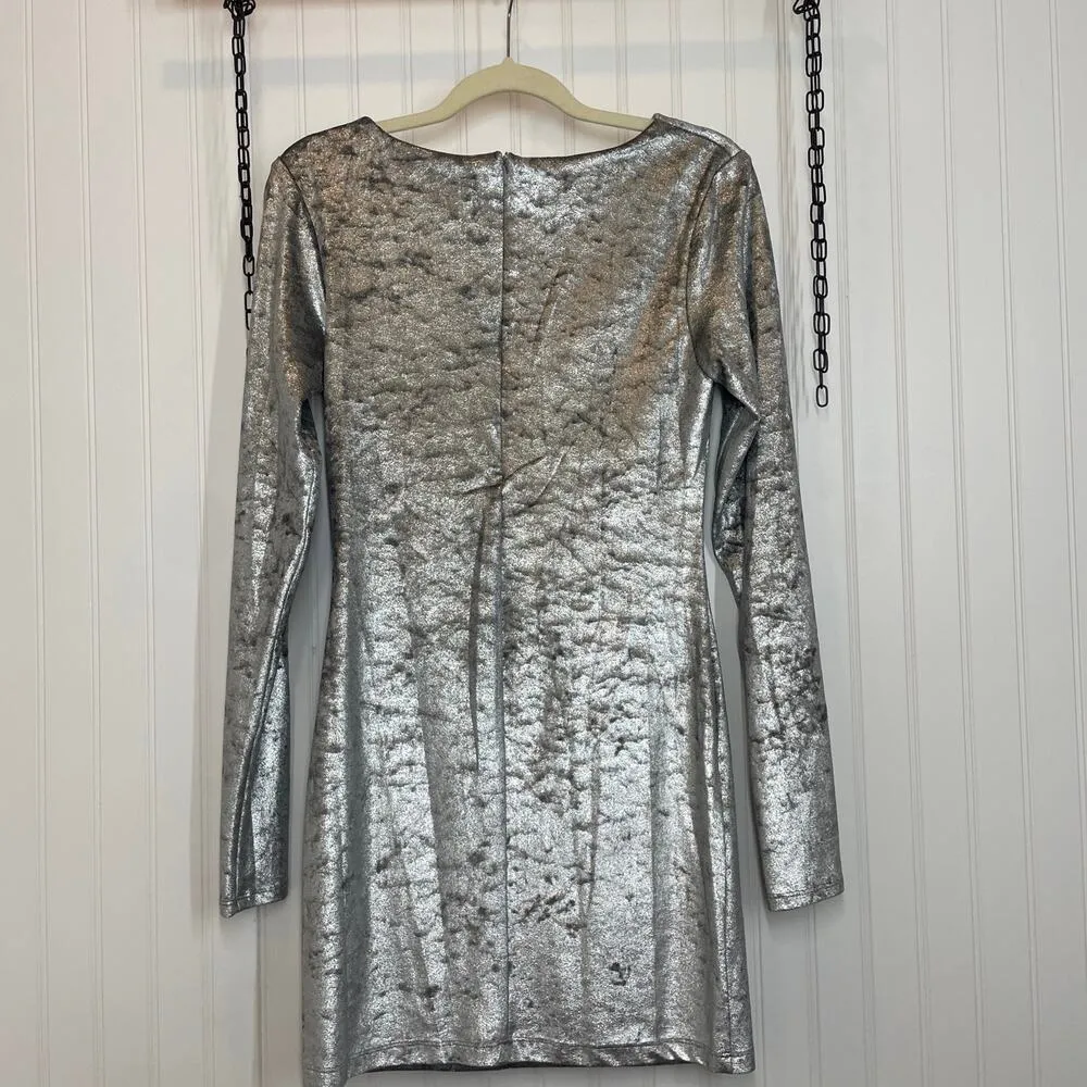 Angela Dean Women’s Crushed Velvet Silver V - Image 2