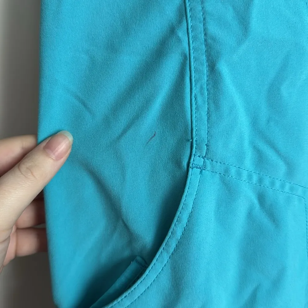 Cherokee Infinity Scrub Top Size M - Image 6