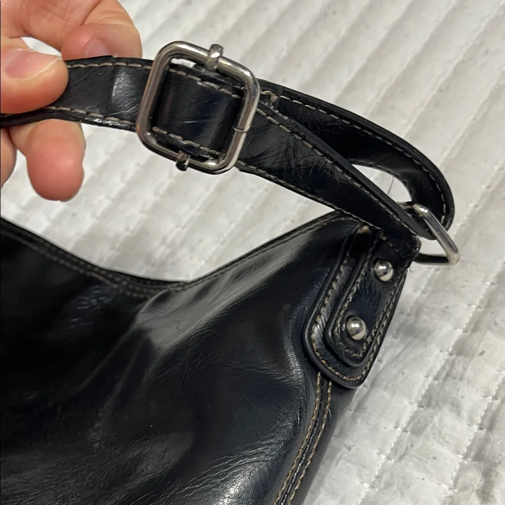 Nine & Co. Black Crossbody Bag - Image 7