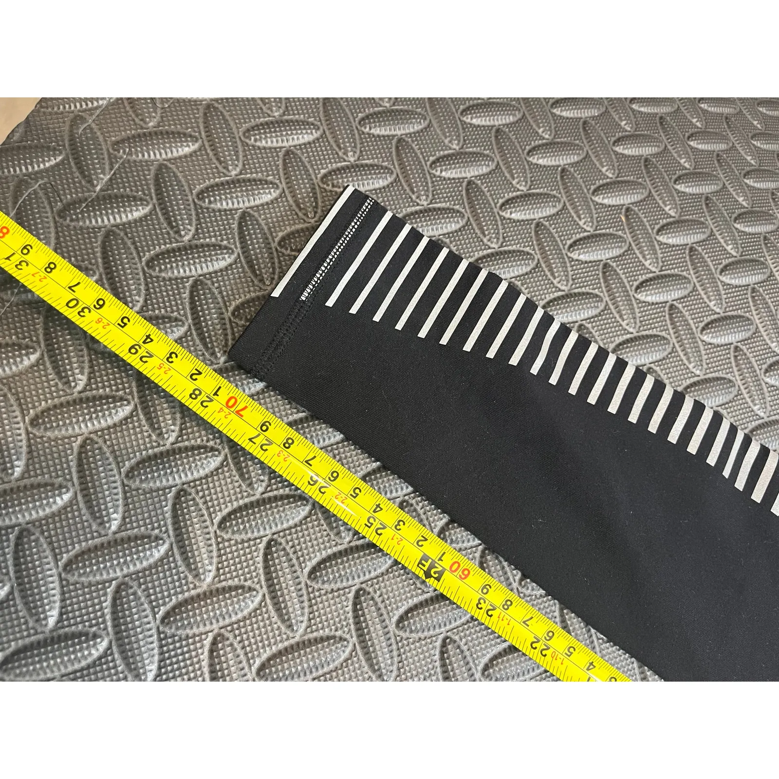 Alo Yoga Airbrush Leggings Black‎ Reflector Stripes Wavy Size XS Athletic Black - Image 8