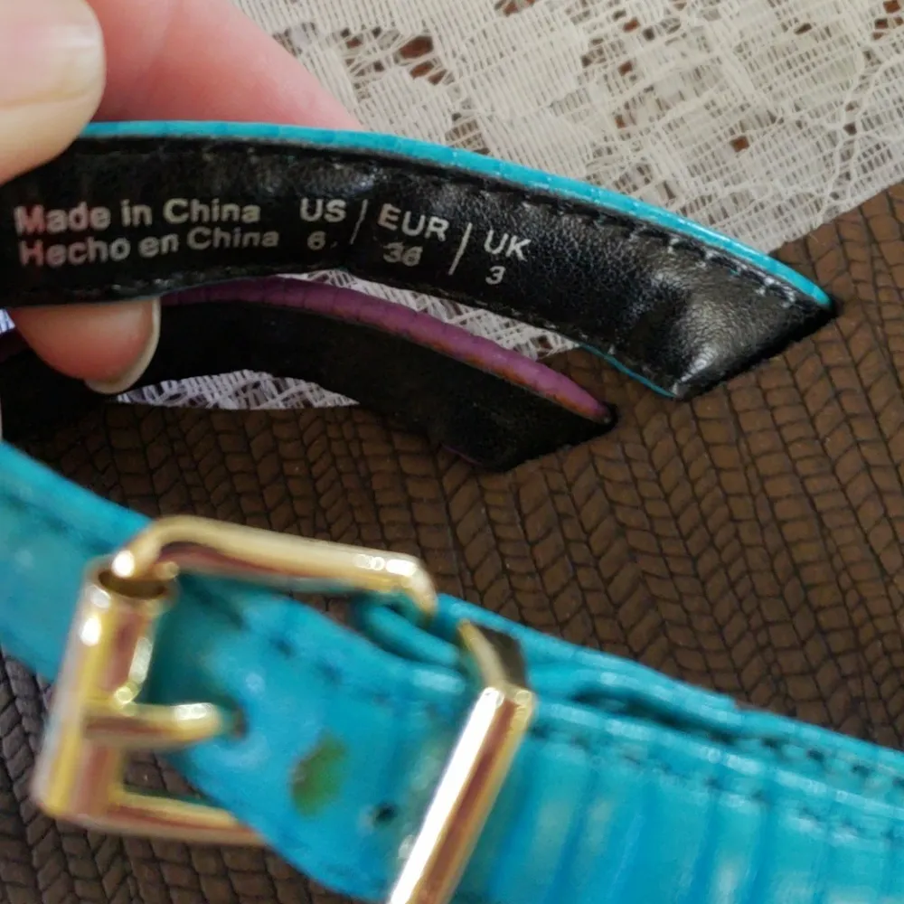 Aldo flip flops size 6 - Image 3