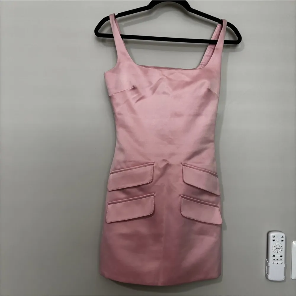 NWT HOUSE OF CB COSETTE ROSE SHADOW SATIN SLEEVELESS MINI DRESS XS - Image 2