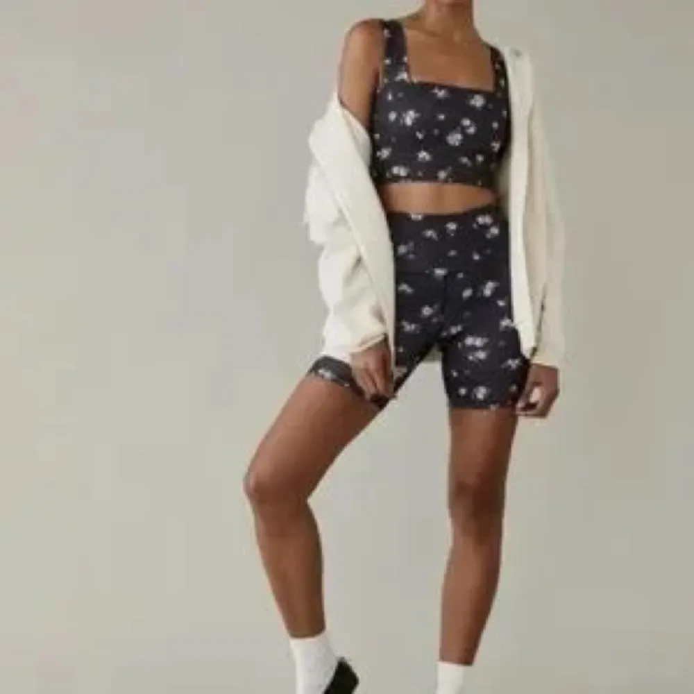 Reformation biker shorts - Image 3