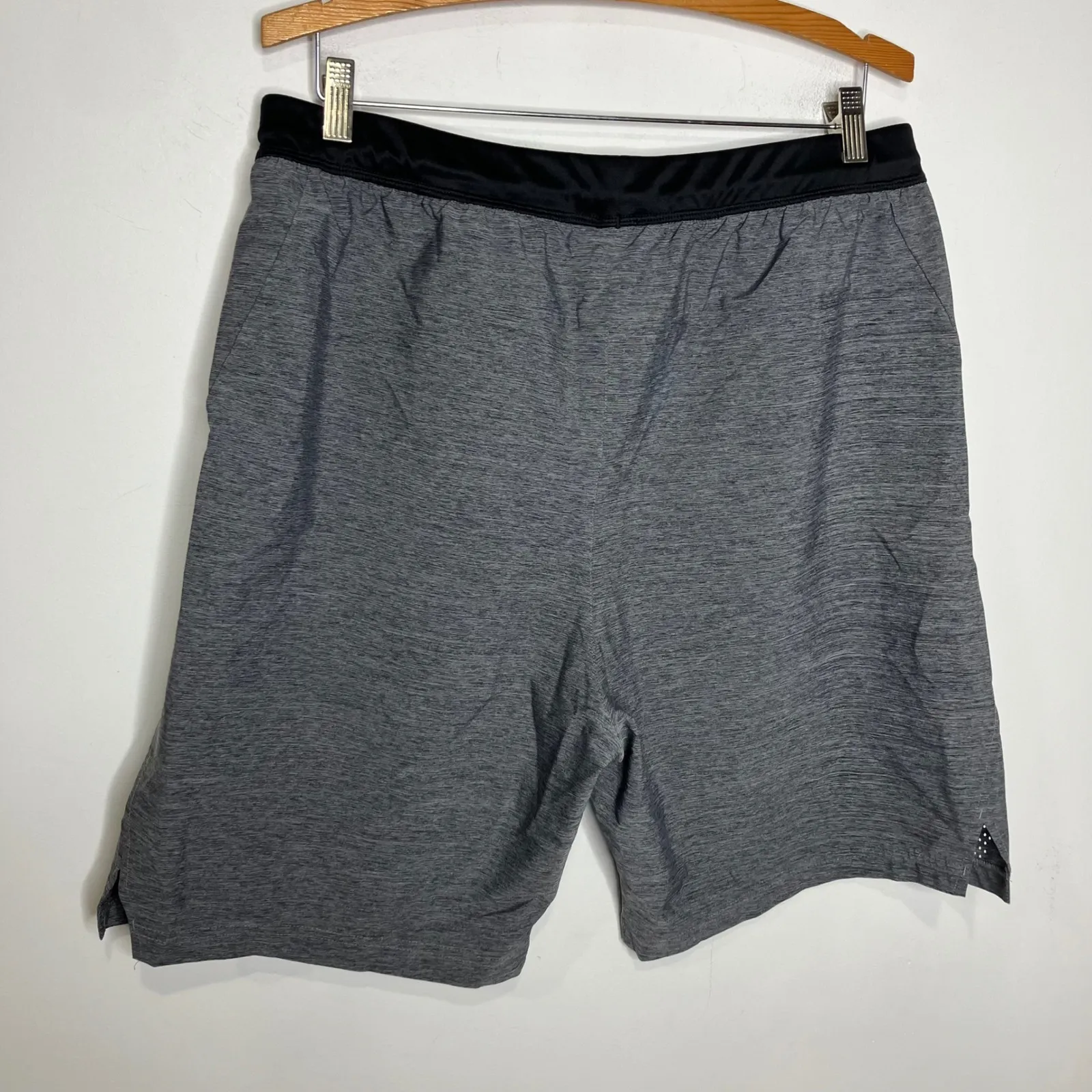 Adidas axis woven 3.0 training shorts gray black men's size XL athletic - Image 7