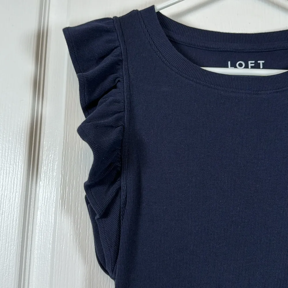 LOFT Ann Taylor Ruffle Cap Sleeves Crewneck Blouse Size Med EUC #5595 - Image 3