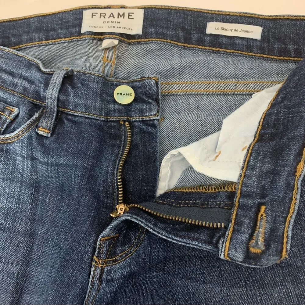 Frame Le Skinny De Jeanne Distressed Seville Wash Jeans Size 27 - Image 4