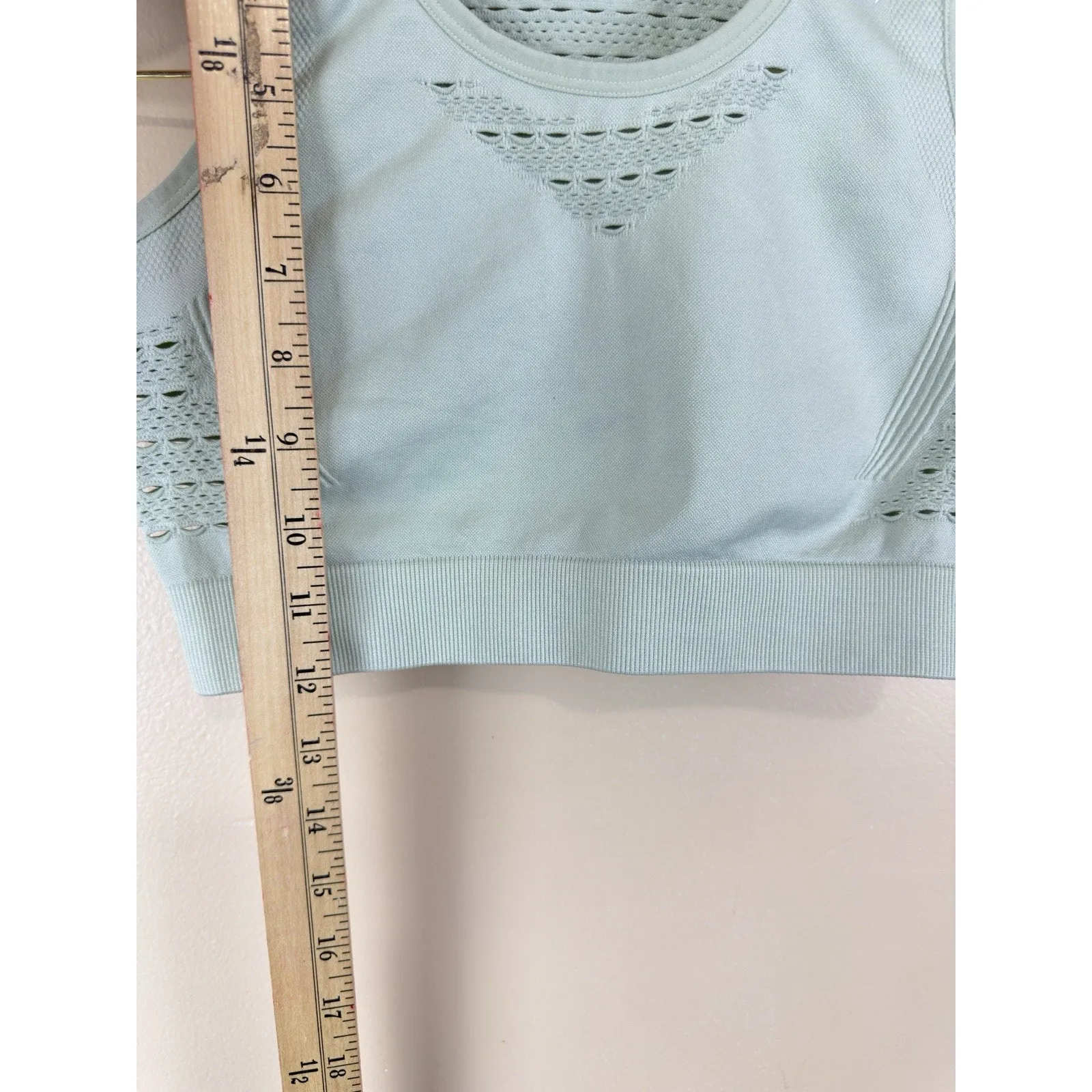 Energy Seamless Crop Top Soft Green Approx. Size XS/S - Image 9