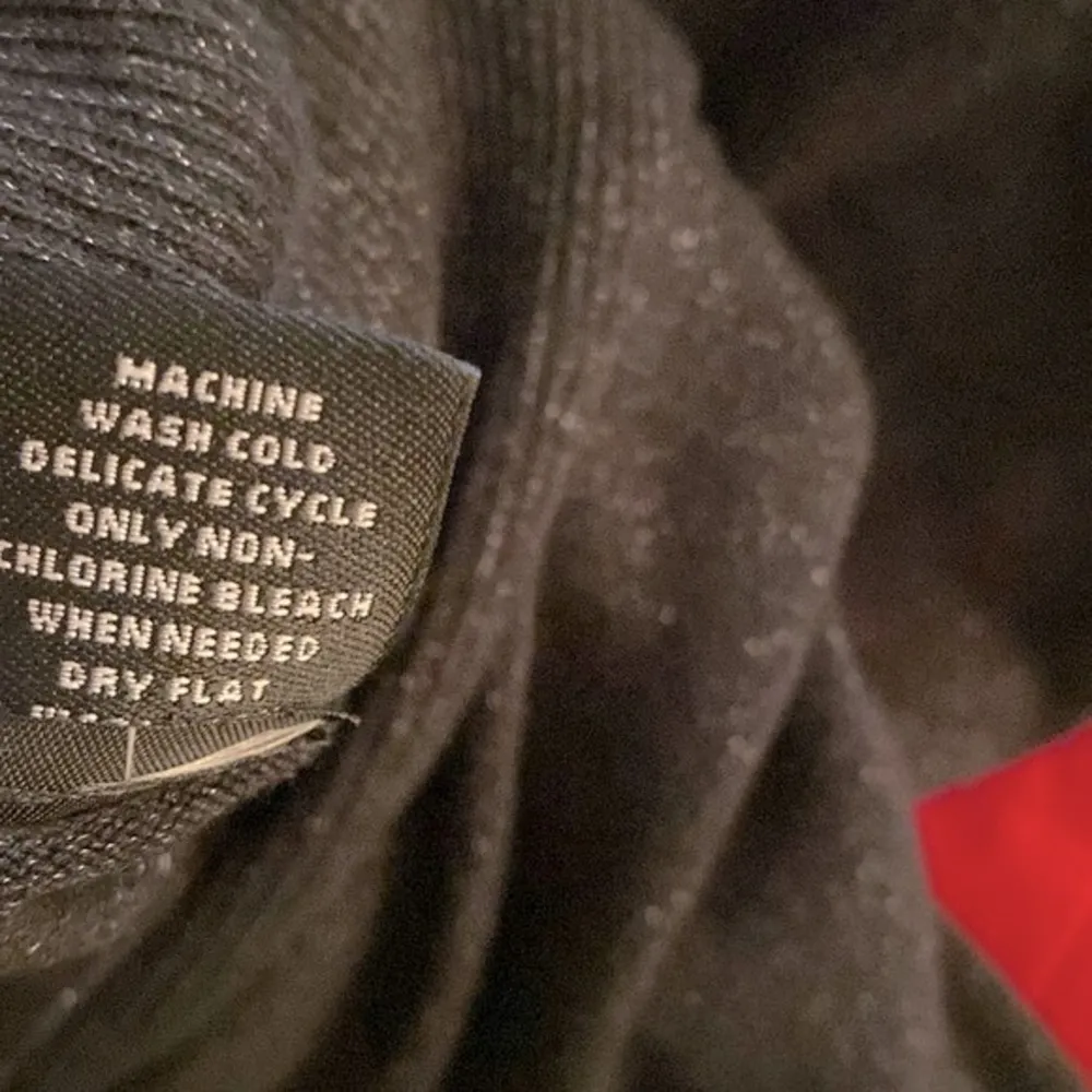 New Directions black sparkle knit top size medium - Image 9