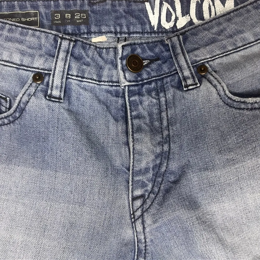 Volcom Stone Short Med Wash Jeans Shorts Women's Size 8‎ - Image 2