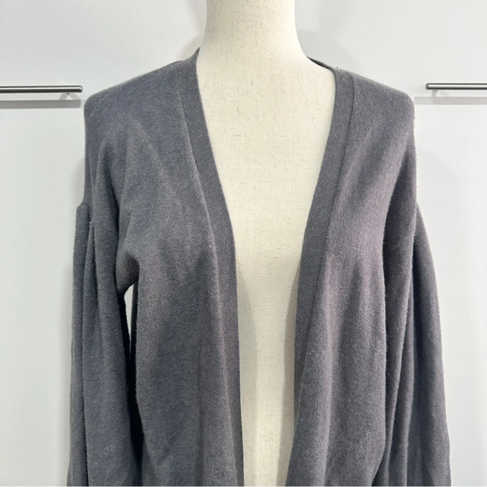 Hinge Size M Gray Knit Balloon Sleeve Open Front Cardigan Sweater Neutral Cozy - Image 3