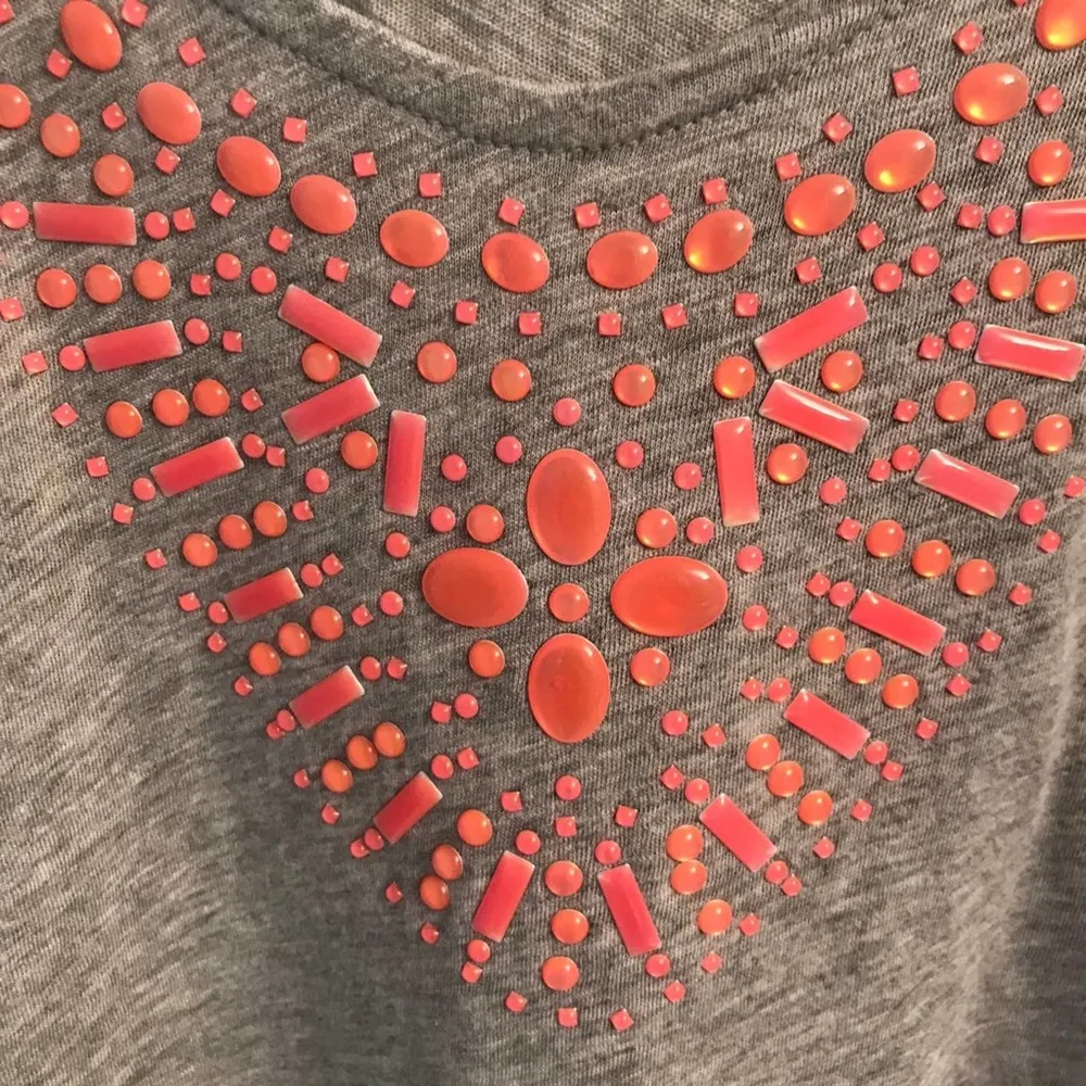 Gap grey short sleeve top with embellishments M - Image 2