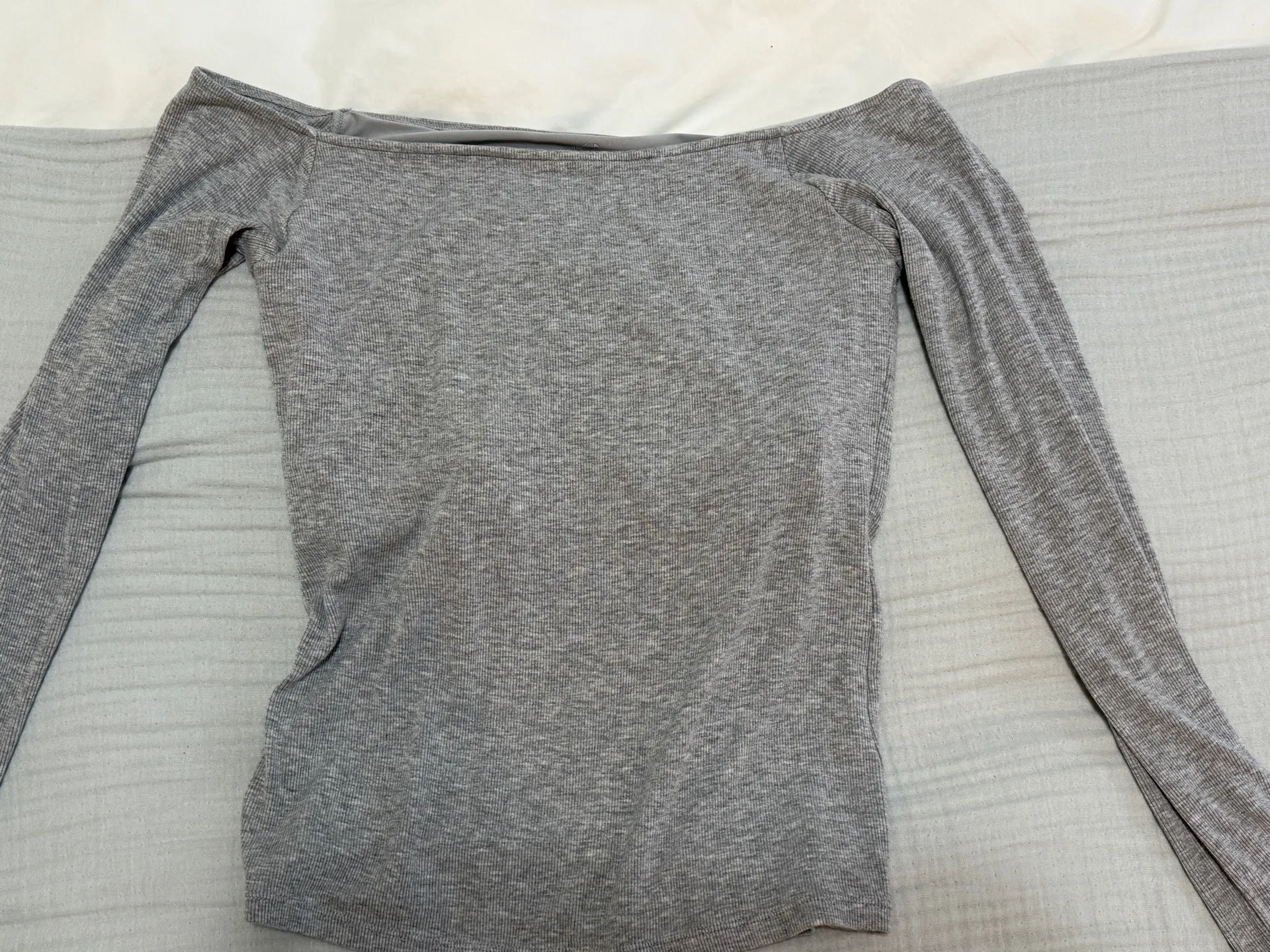 Off-The-Shoulder Ribbed Brami Klassy Network long Sleeve - Image 2