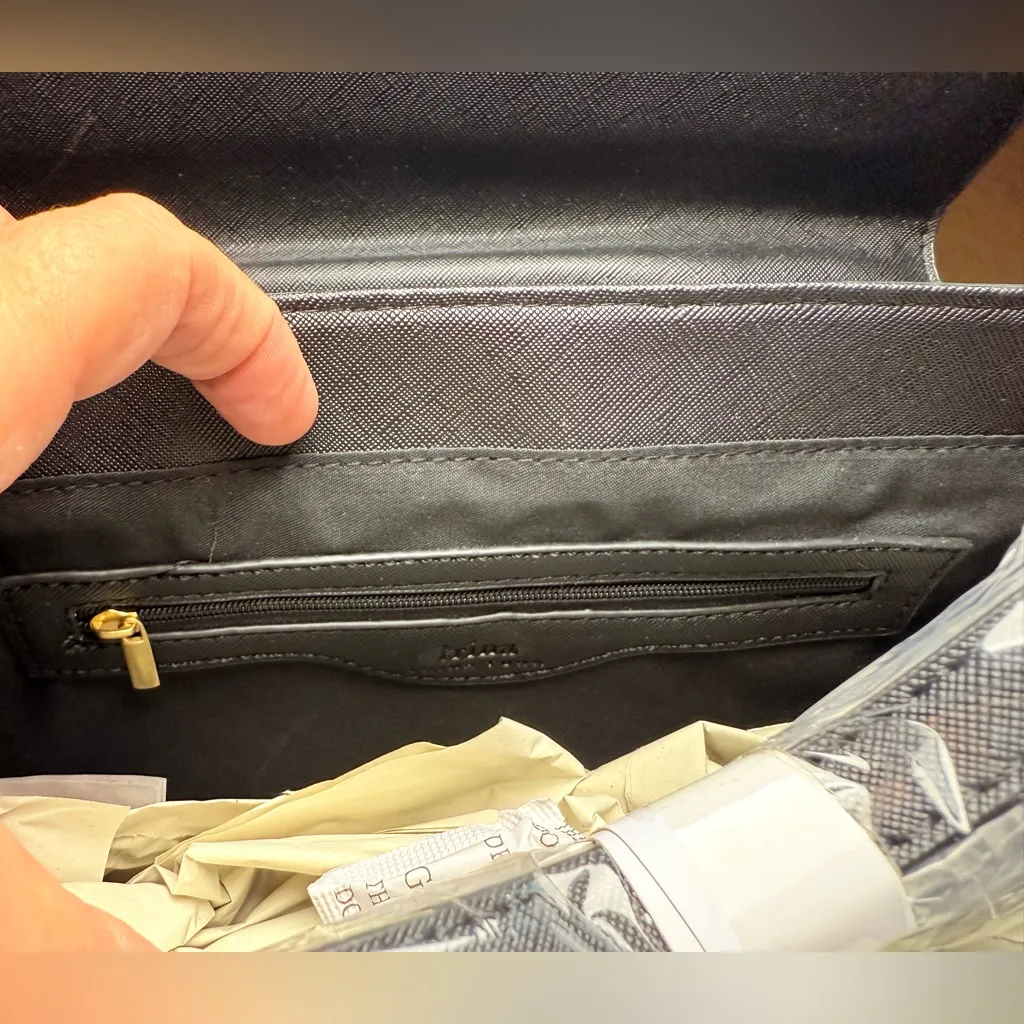 Trina Turk  Elegant Black Shoulder Bag - Image 7