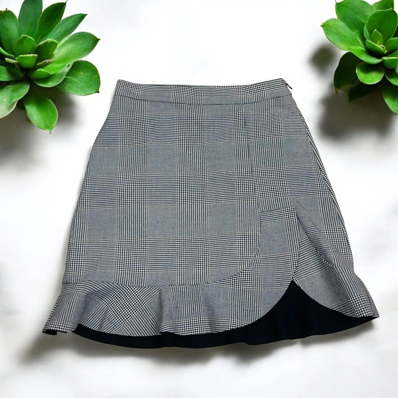 Zara Houndstooth Plaid Scalloped Hem Mini Skirt - Image 5