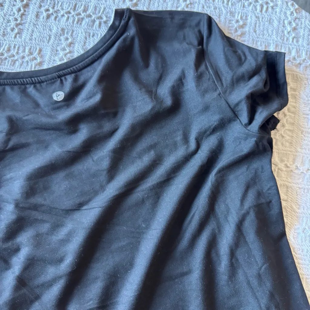 90 Degree By Reflex Classic Black Short Sleeve Tee - Image 5