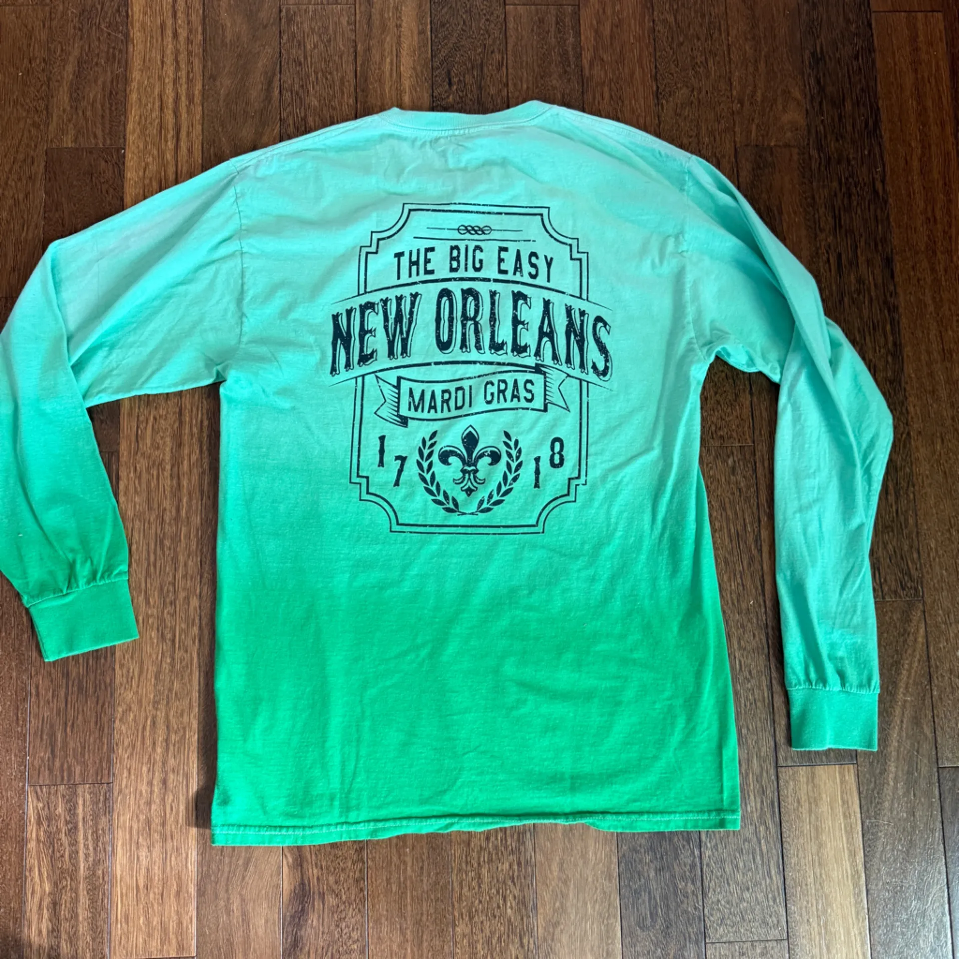Green New Orleans Long Sleeve Shirt Size Medium - Image 4