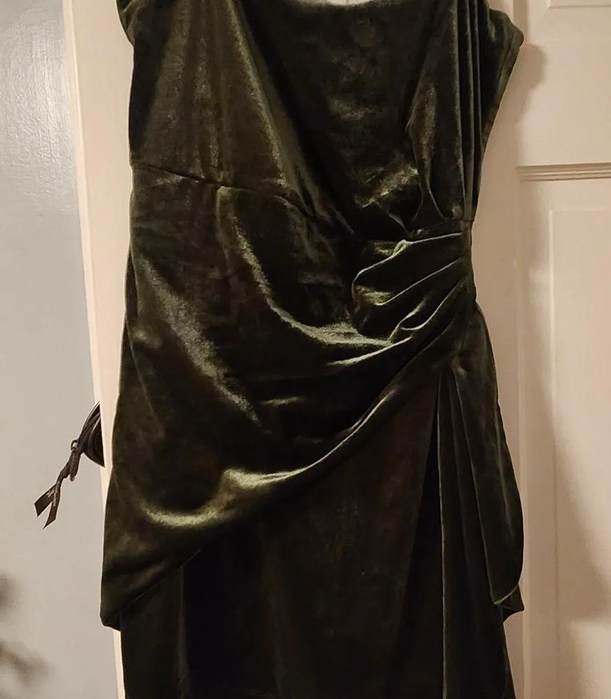 Majorelle dress from revolve. Dark green - Image 3