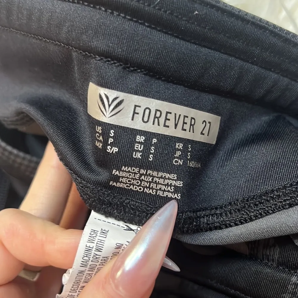 Forever 21  camo legging joggers - Image 4