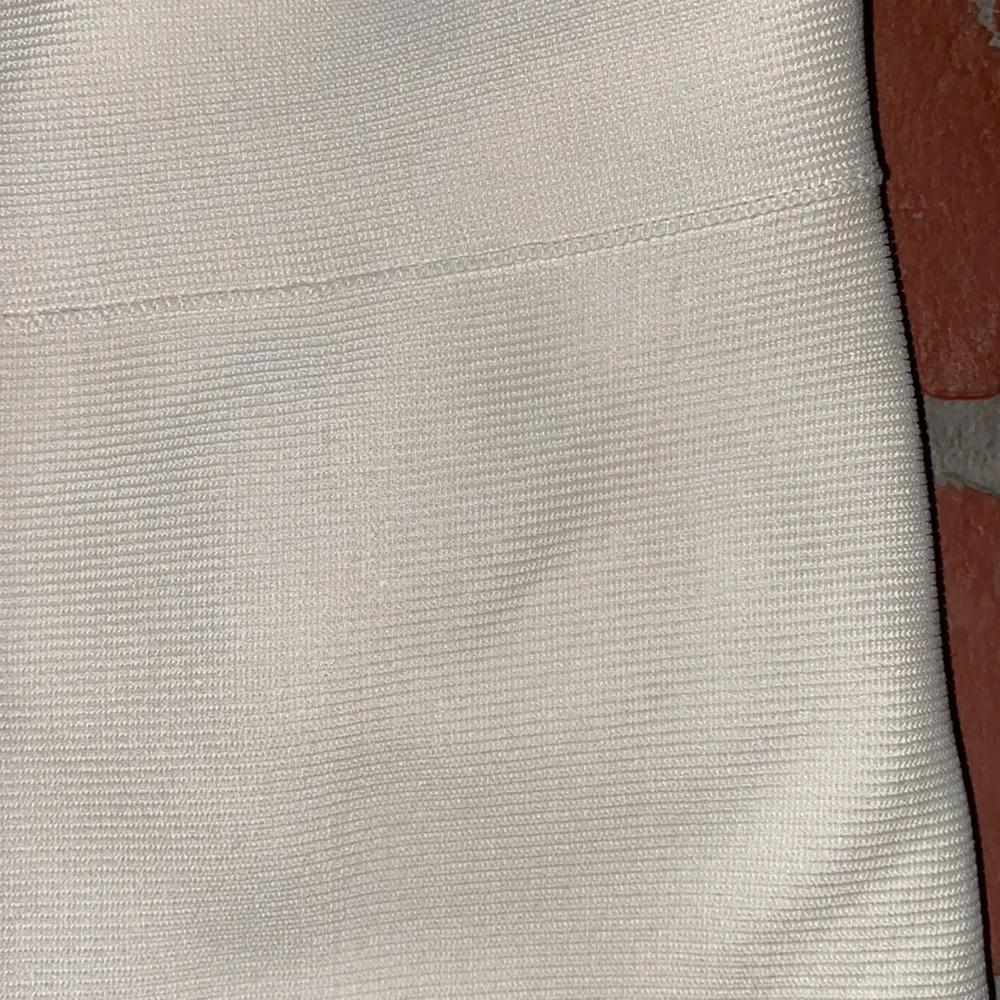 BCBG Maxazria white ribbed “Sanya” flounce trumpet skirt - Image 2