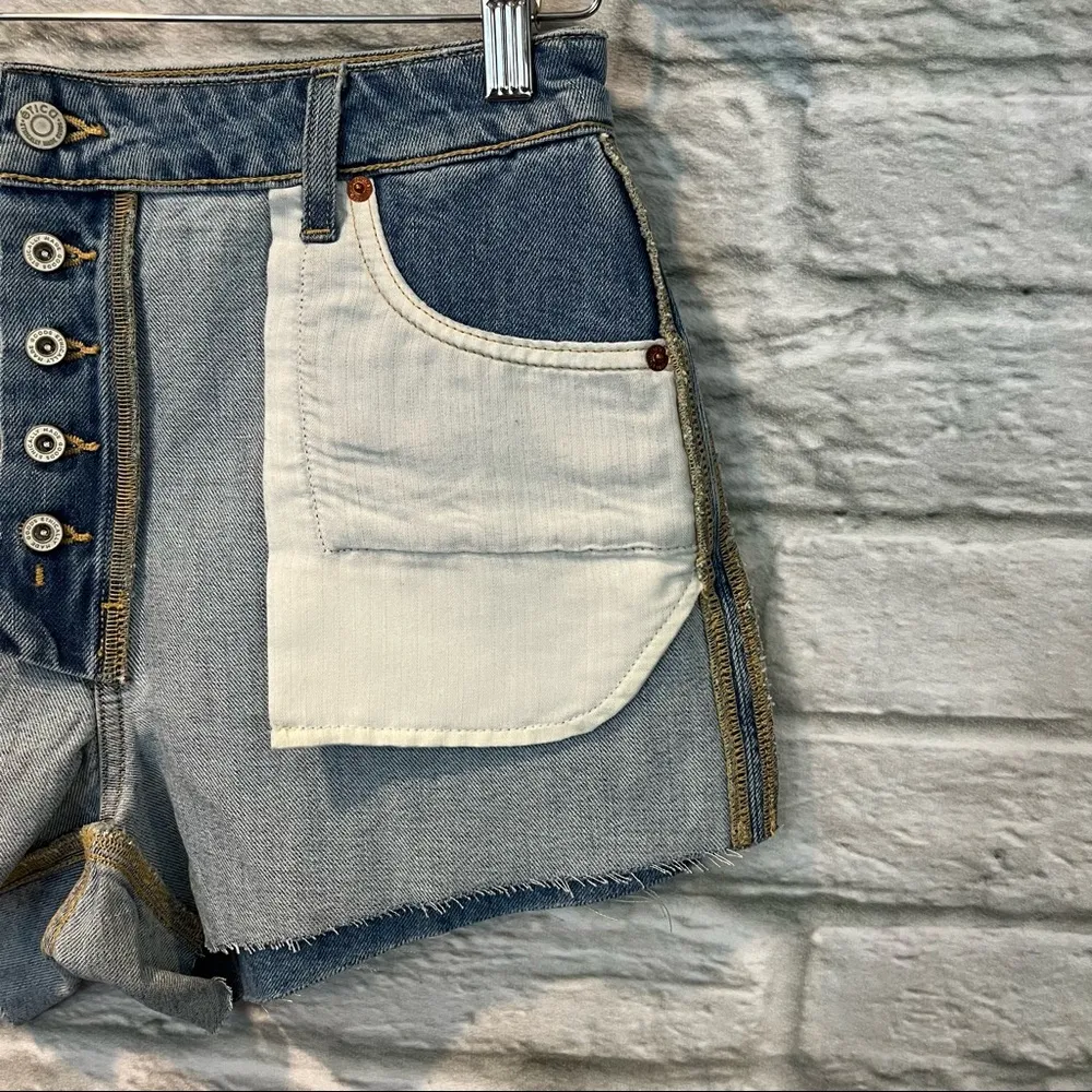 NWT  26" Sydney Relaxed Boyfriend Short- Button Fly - Image 5