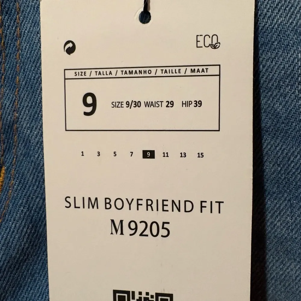 Muselooks Jeans Junior 9 Distress Slim Boyfriend Fit High Rise Raw Hem NWT Blue Size undefined - Image 4