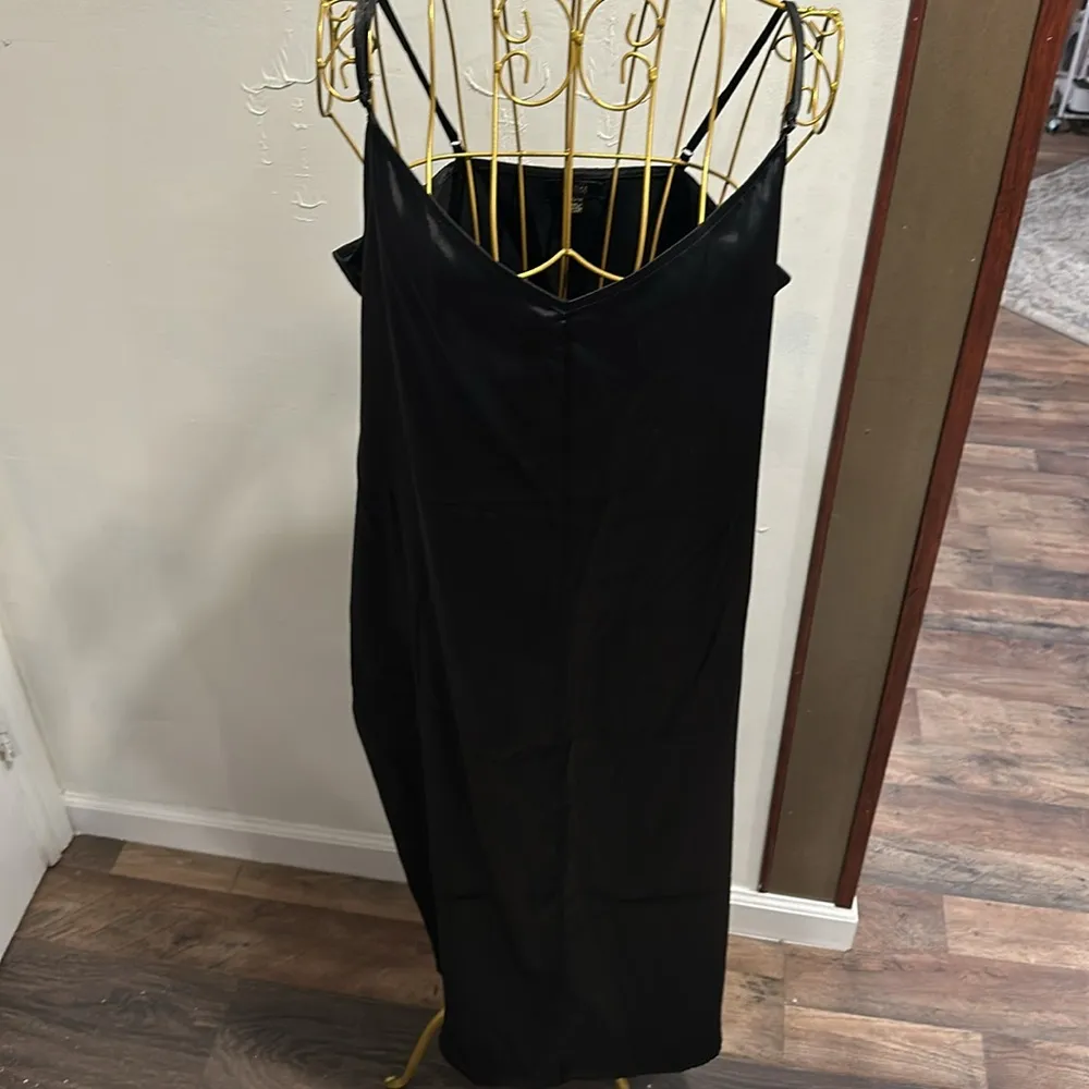 AFRM Black v neck satin midi adjustable straps slip dress Size XL - Image 5