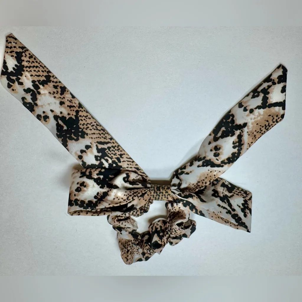 Snake Skin Pattern Bow Scrunchie Tan - Image 5