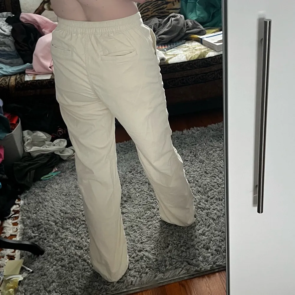 cream parachute pants size small long - Image 4