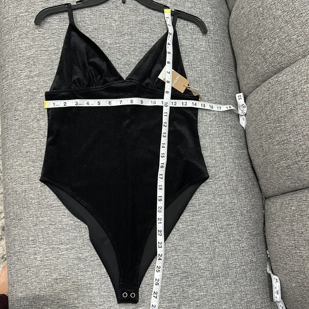 NWT Forever 21 V-Neck Spaghetti Strap Velvet Solid Black Bodysuit Sz Large - Image 11