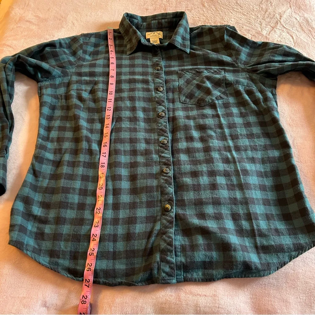 Blue Mountain green plaid button down flannel size L cotton outdoors PNW grunge Size L - Image 8