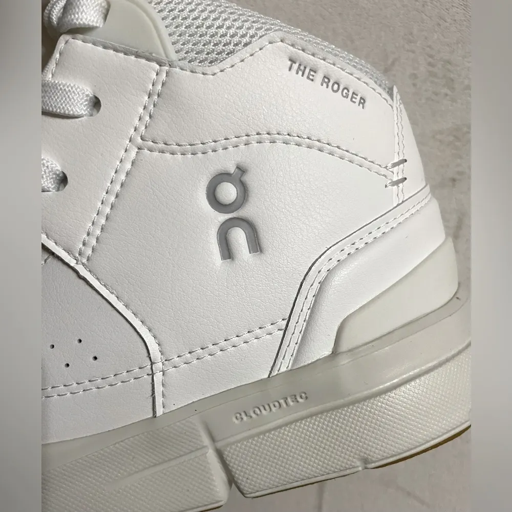 New in box On Cloud Women The Roger Clubhouse Mid White Sand Size 7 - Image 13