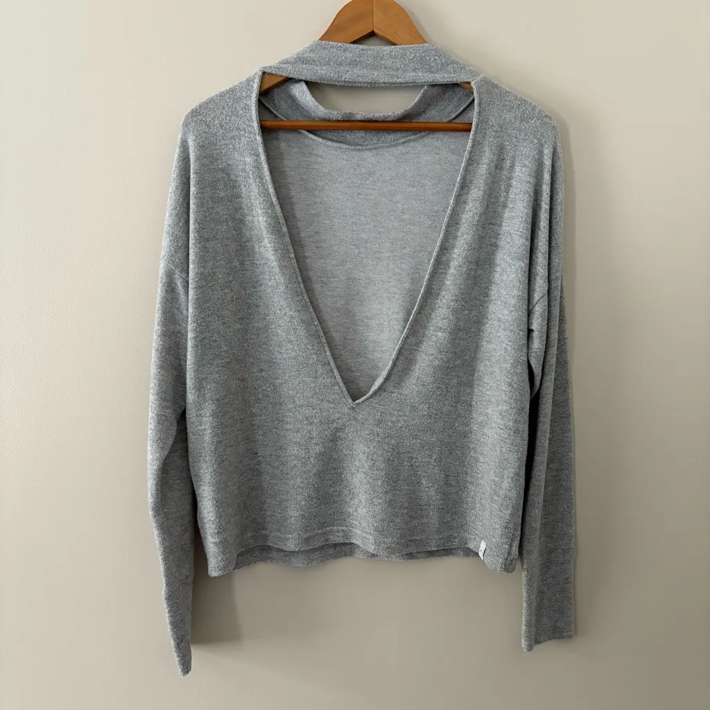 Varley Revive Kingsmill Long Sleeve Lightweight Top Open V Back Grey - Image 2