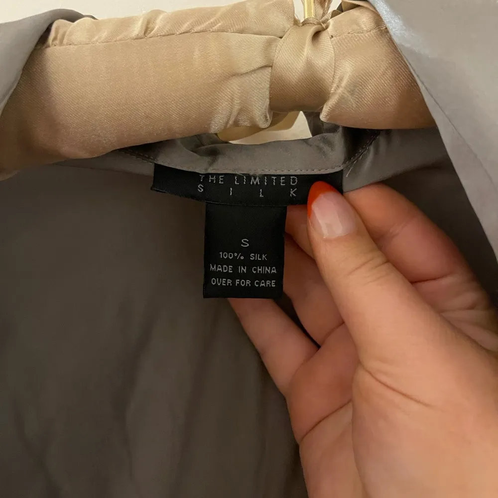 100% silk longsleeve grey blouse size S - Image 4